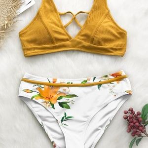 CUPSHE SUNNY BAY FLORAL BIKINI MEDIUM